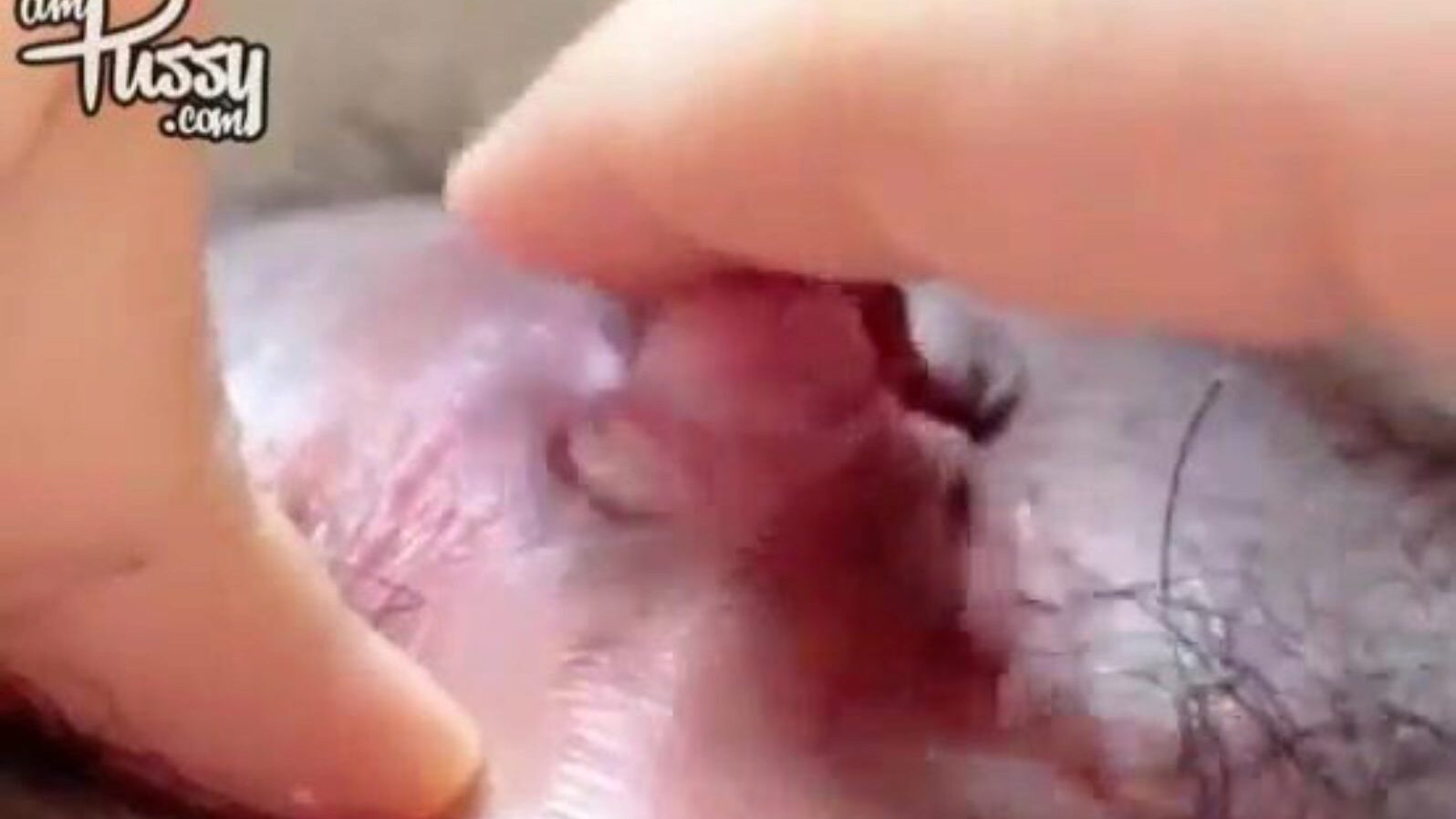 Japanese gal rubbin' her large clitoris to orgasm